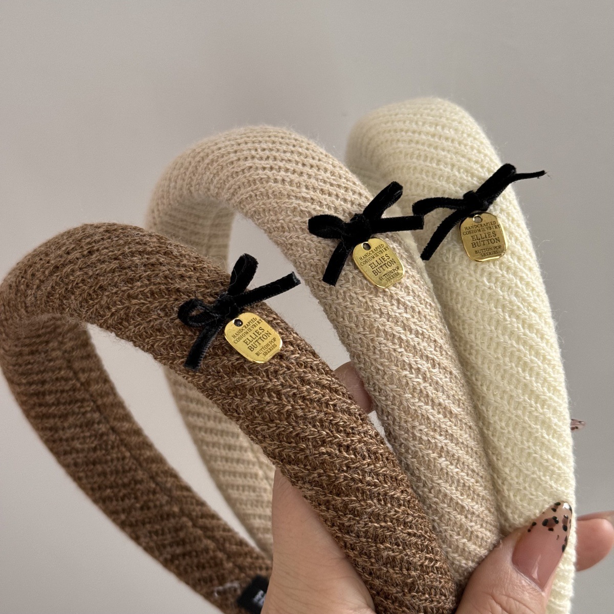 Brand New Gentle brown fabric  - đánh giá và giá Accessories Brand For Women