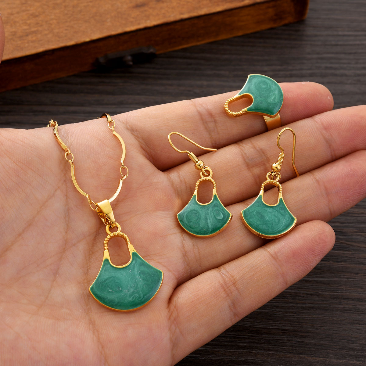 Fashion PNG Gold Color Jewelry - đánh giá và giá Women Accessories India