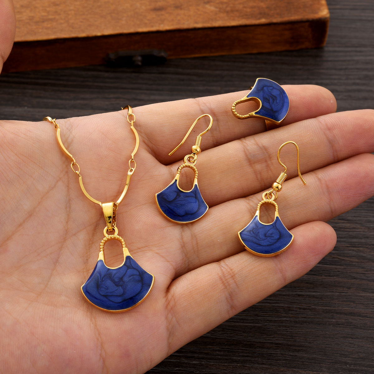 Fashion PNG Gold Color Jewelry - đánh giá và giá Women Accessories India